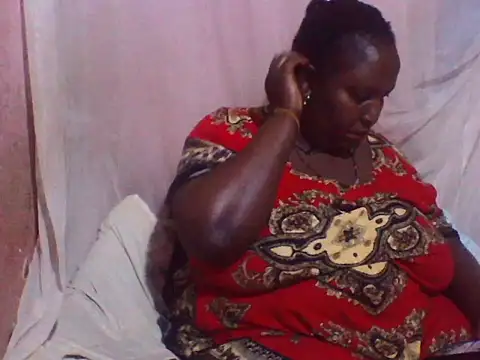 Snapshot of big_clits chatting on 10.14.25 big clits online show from 10.14.25