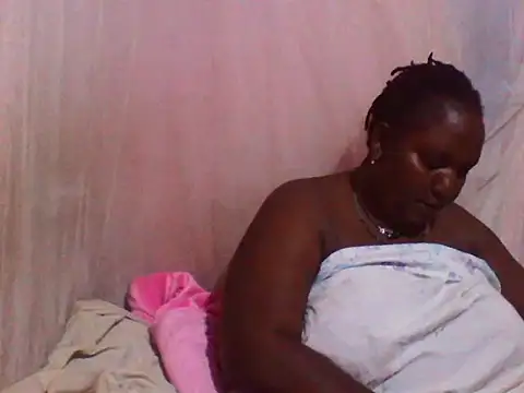 Snapshot of big_clits chatting on 10.17.25 big clits online show from 10.17.25