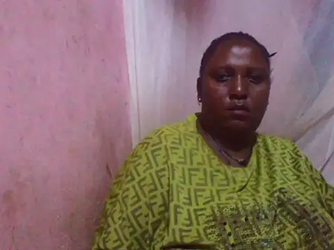 Snapshot of big_clits chatting on 11.01.25 big clits online show from 11.01.25