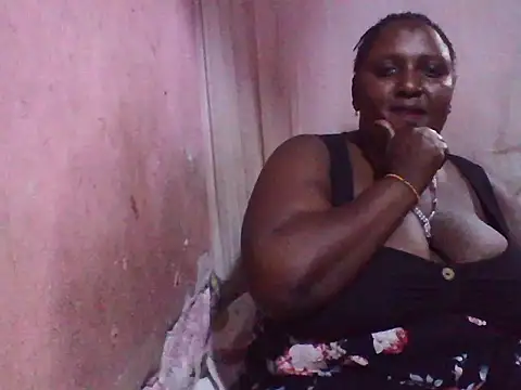 Snapshot of big_clits chatting on 11.11.25 big clits online show from 11.11.25