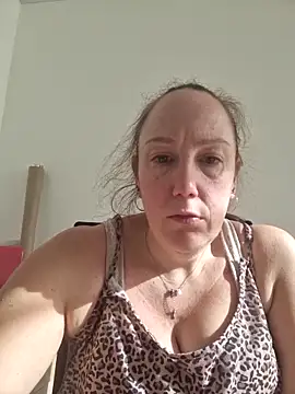 Wisie Cutie online show from 02.04.26