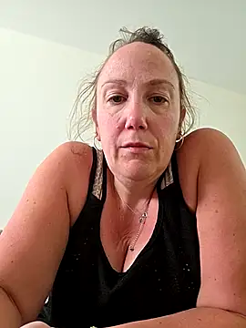 Wisie Cutie online show from 04.28.26
