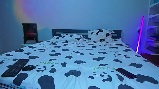 Snapshot of TishaLove chatting on 10.31.25 TishaLove online show from 10.31.25