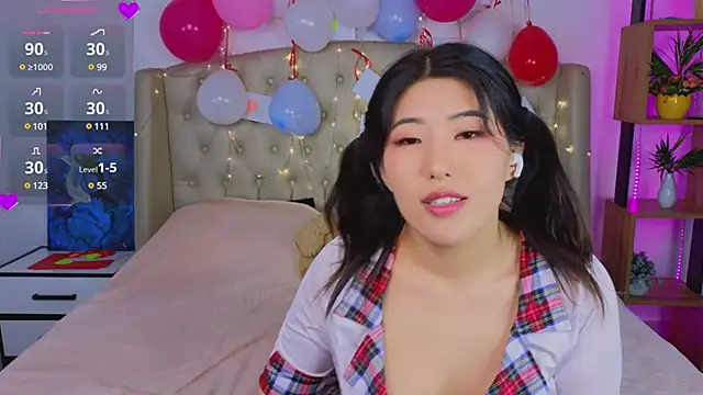 Snapshot of Wendy__Hills chatting on 02.05.25 Wendy Hills online show from 02.05.25