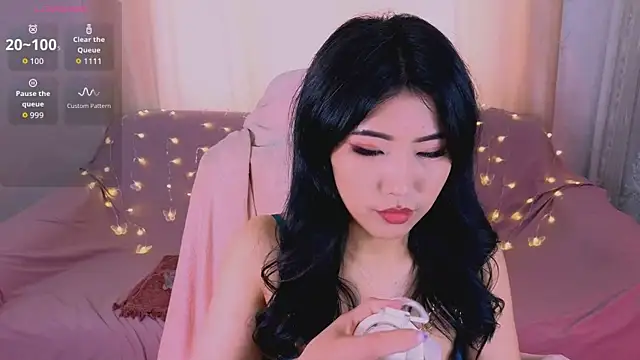 Snapshot of Wendy__Hills chatting on 05.31.26 Wendy Hills online show from 05.31.26