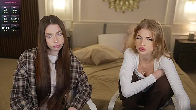 Snapshot of Kate054 chatting on 10.14.25 Kate054 online show from 10.14.25