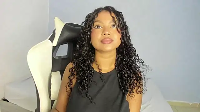 chloe ebony  online show from 01.11.25