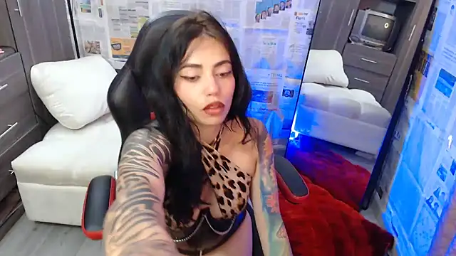 i am nina  online show from 02.17.25