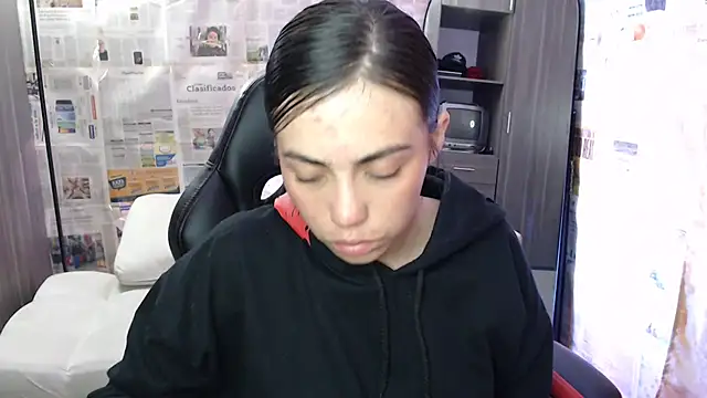 i am nina  online show from 09.18.25