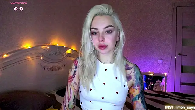 LillyMoure  online show from 02.18.26