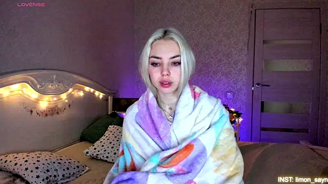 LillyMoure  online show from 05.14.26
