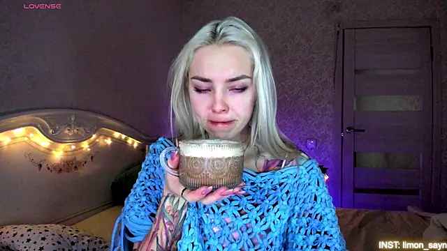 LillyMoure  online show from 05.19.26