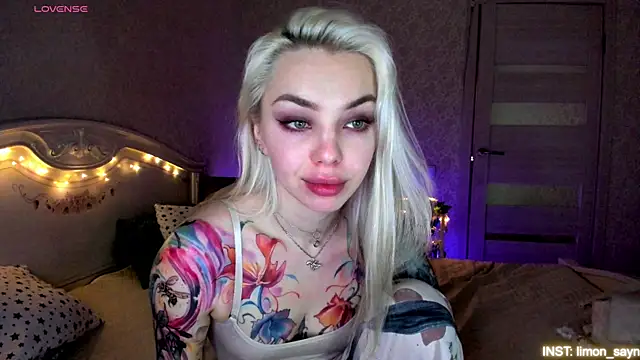 LillyMoure  online show from 05.28.26