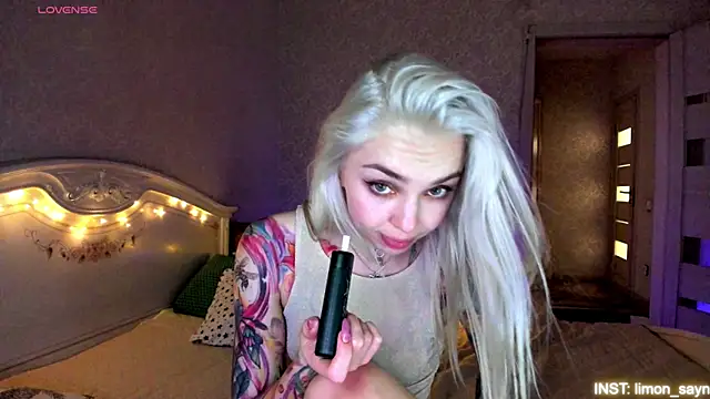 LillyMoure  online show from 06.11.26