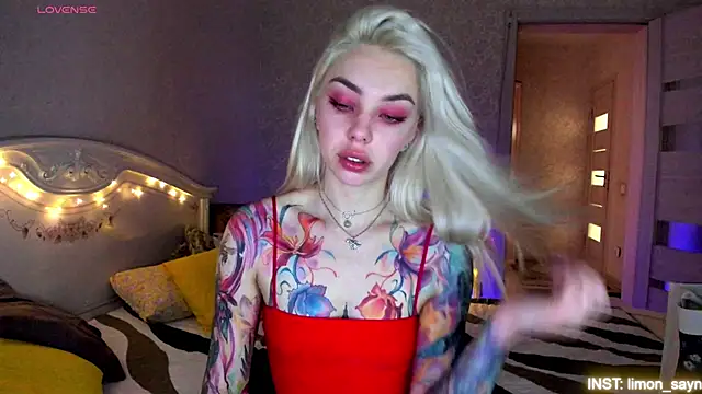 LillyMoure  online show from 06.16.26