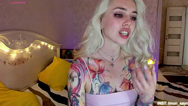 LillyMoure  online show from 07.02.26