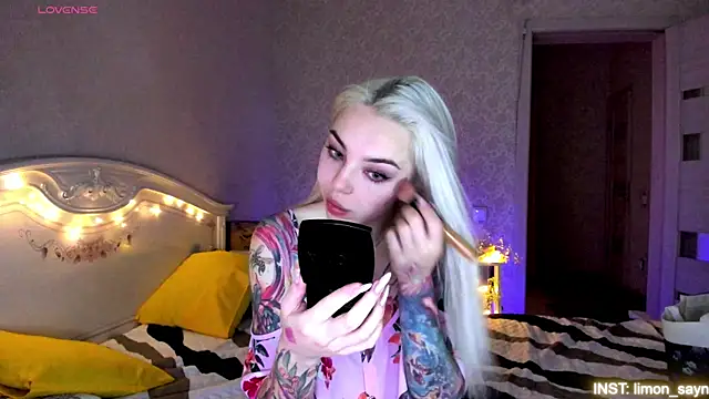 LillyMoure  online show from 07.07.26
