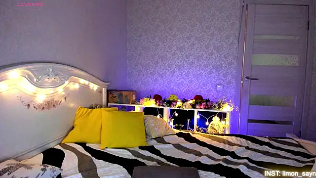 LillyMoure  online show from 07.25.26