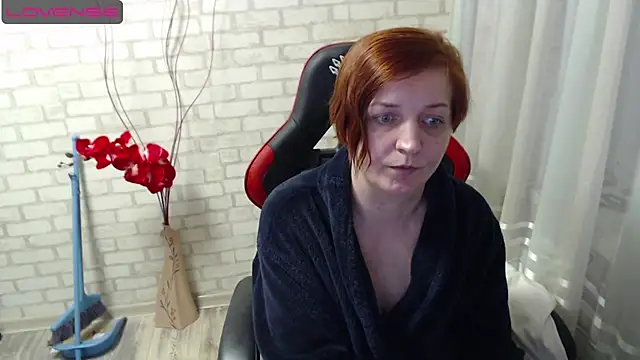 Snapshot of bastadasta chatting on 11.16.25 bastadasta online show from 11.16.25