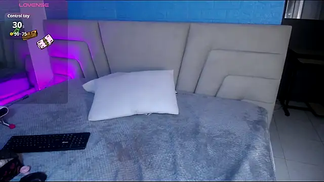 Miss Loise online show from 10.03.25