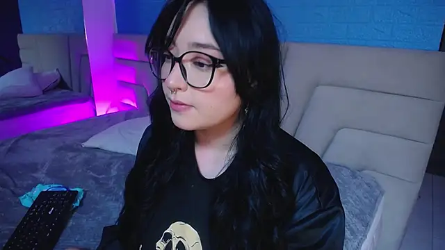 Miss Loise online show from 10.13.25