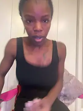 Snapshot of wishwashhy22 chatting on 10.15.25 wishwashhy22 online show from 10.15.25