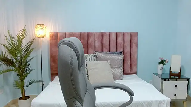 sophia hadid online show from 11.12.25