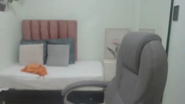 sophia hadid online show from 03.04.26