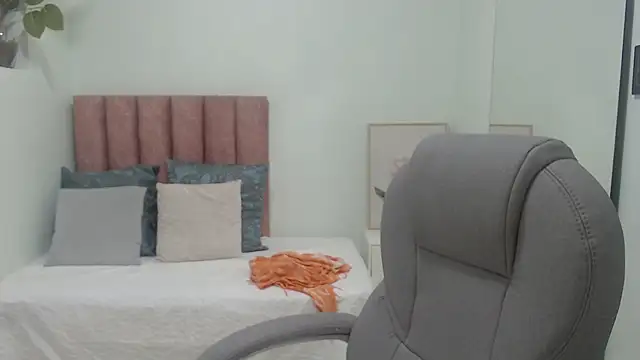 sophia hadid online show from 03.06.26