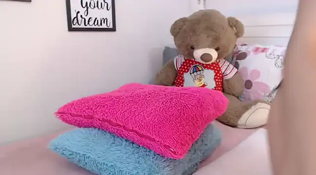 Snapshot of Joliet chatting on 02.19.25 Joliet online show from 02.19.25