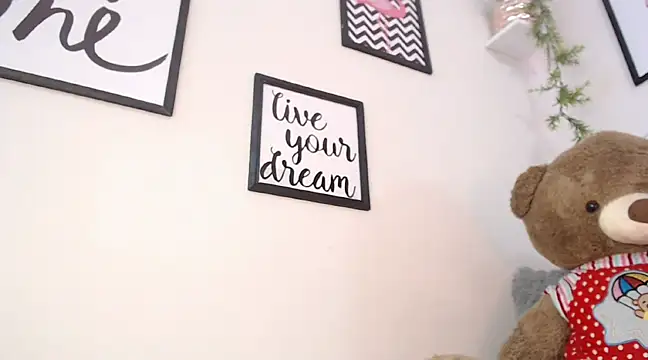 Snapshot of Joliet chatting on 02.28.25 Joliet online show from 02.28.25