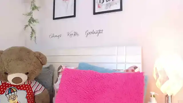 Snapshot of Joliet chatting on 09.17.25 Joliet online show from 09.17.25