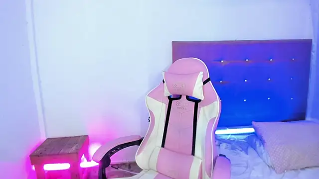 Snapshot of OSORIOMAFE chatting on 02.10.25 OSORIOMAFE online show from 02.10.25