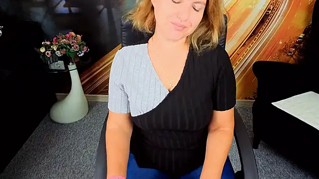 EmmaxPark online show from 09.17.25