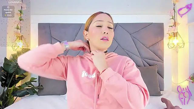 KiarhaTrixie online show from 09.10.25