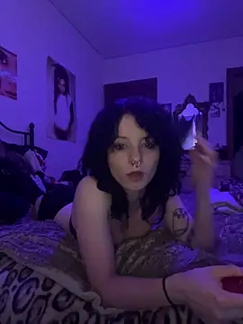 Snapshot of Bunny_y chatting on 10.11.25 Bunny y online show from 10.11.25