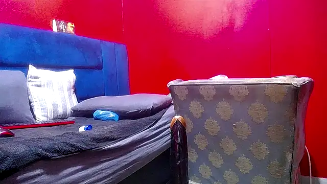 Snapshot of Lelety79 chatting on 11.19.25 Lelety79 online show from 11.19.25