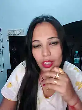 Snapshot of Poojabhabi101 chatting on 12.05.24 Poojabhabi101 online show from 12.05.24