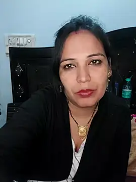 Snapshot of Poojabhabi101 chatting on 12.14.24 Poojabhabi101 online show from 12.14.24