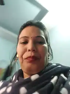 Snapshot of Poojabhabi101 chatting on 12.20.24 Poojabhabi101 online show from 12.20.24