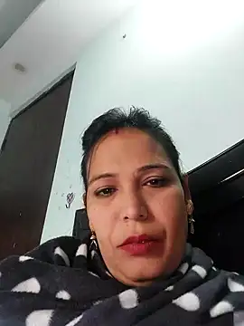 Snapshot of Poojabhabi101 chatting on 12.21.24 Poojabhabi101 online show from 12.21.24