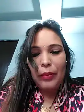 Snapshot of Poojabhabi101 chatting on 12.25.24 Poojabhabi101 online show from 12.25.24