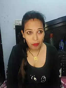 Snapshot of Poojabhabi101 chatting on 01.01.25 Poojabhabi101 online show from 01.01.25