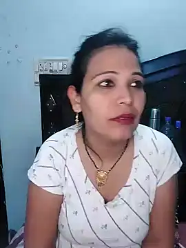 Snapshot of Poojabhabi101 chatting on 01.02.25 Poojabhabi101 online show from 01.02.25