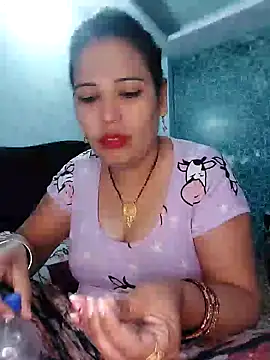 Snapshot of Poojabhabi101 chatting on 01.18.25 Poojabhabi101 online show from 01.18.25