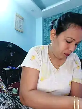 Snapshot of Poojabhabi101 chatting on 02.01.25 Poojabhabi101 online show from 02.01.25