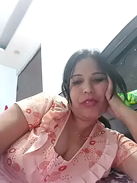 Snapshot of Poojabhabi101 chatting on 02.05.25 Poojabhabi101 online show from 02.05.25