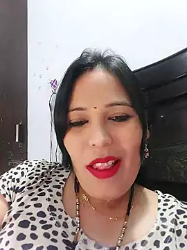 Snapshot of Poojabhabi101 chatting on 02.06.25 Poojabhabi101 online show from 02.06.25
