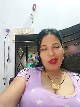 Snapshot of Poojabhabi101 chatting on 02.19.25 Poojabhabi101 online show from 02.19.25