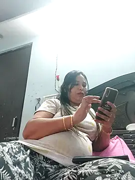 Snapshot of Poojabhabi101 chatting on 03.07.25 Poojabhabi101 online show from 03.07.25